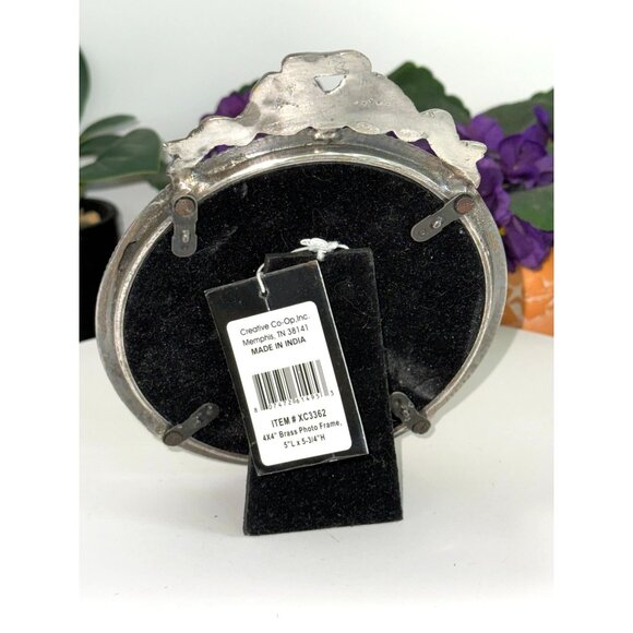 Vintage-Inspired Creative Co-Op 4x4 Brass Photo Frame - Picture 4 of 6